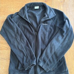 Women’s Columbia black fleece jacket